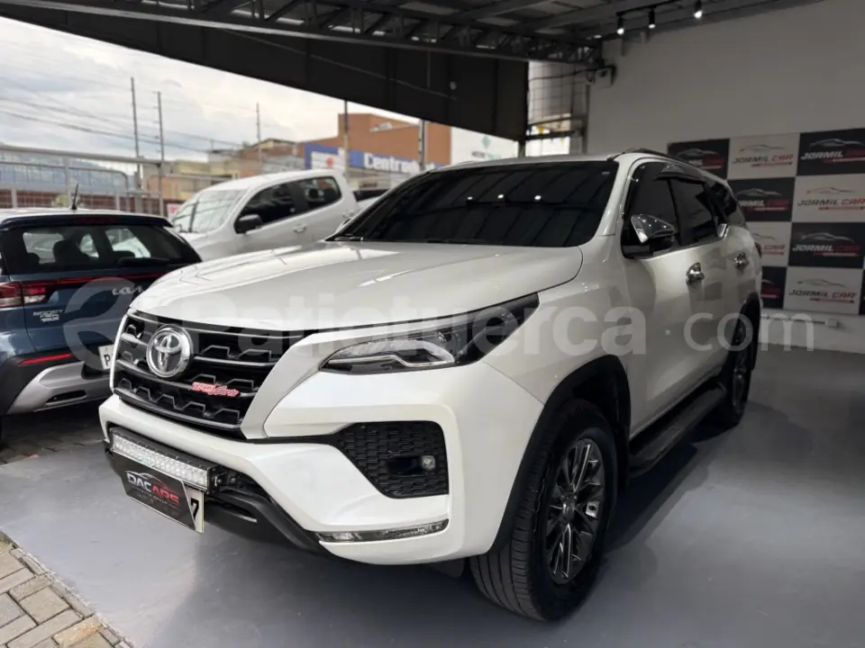 Foto 3 de Toyota Fortuner 2.7