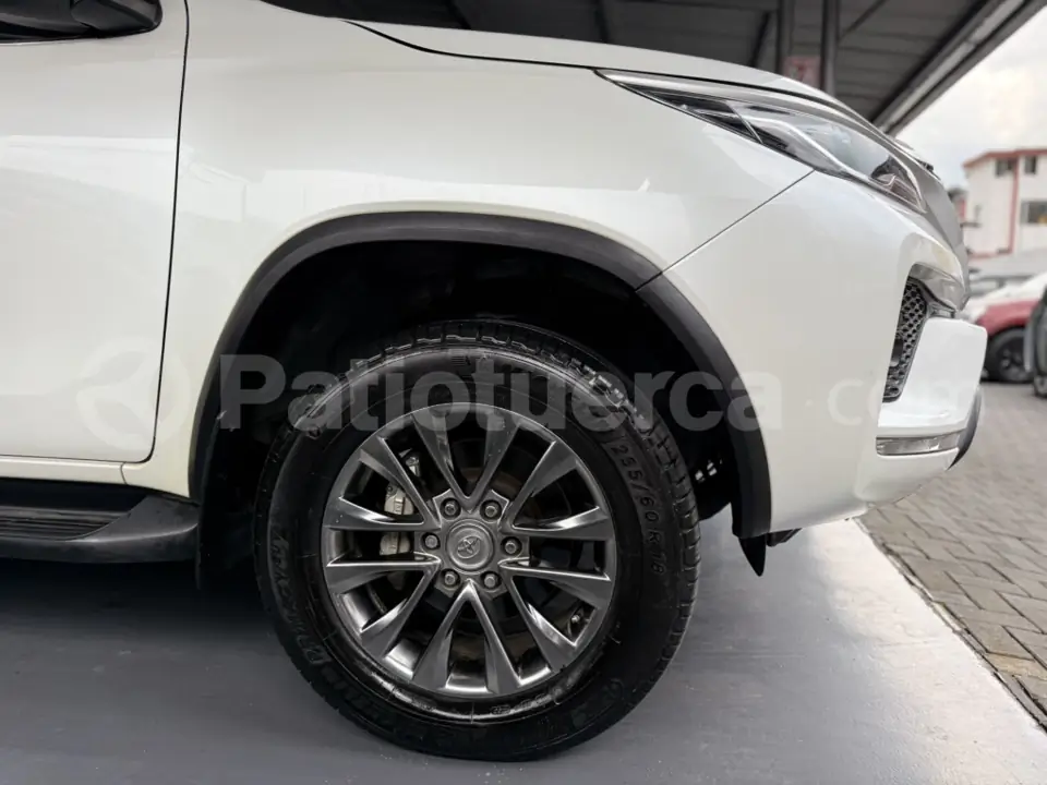 Foto 6 de Toyota Fortuner 2.7