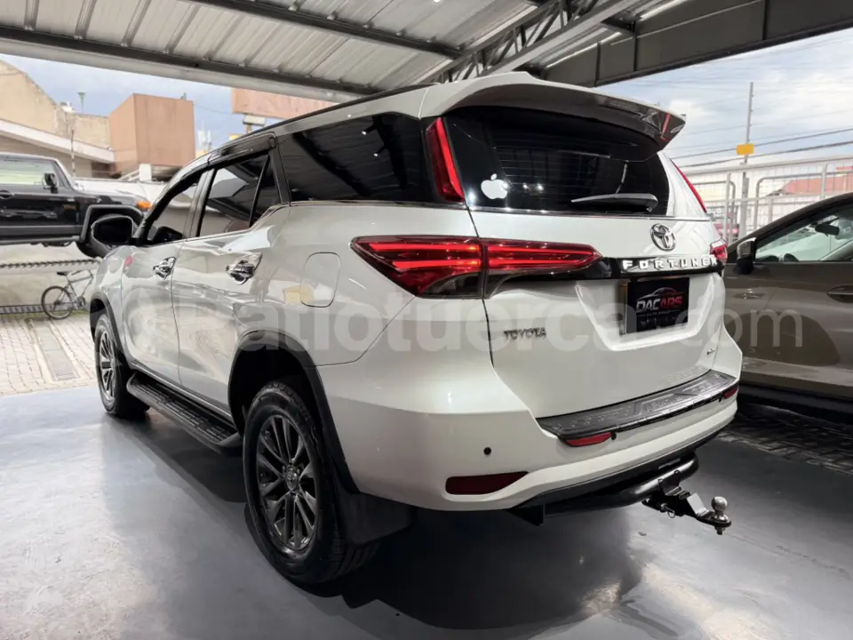 Foto 7 de Toyota Fortuner 2.7