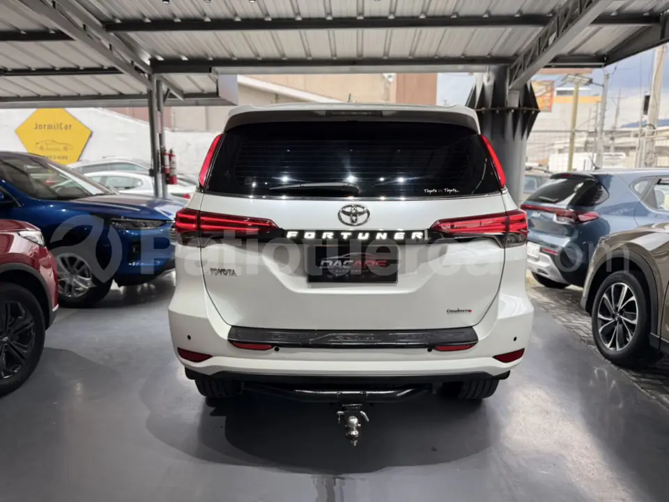 Foto 9 de Toyota Fortuner 2.7