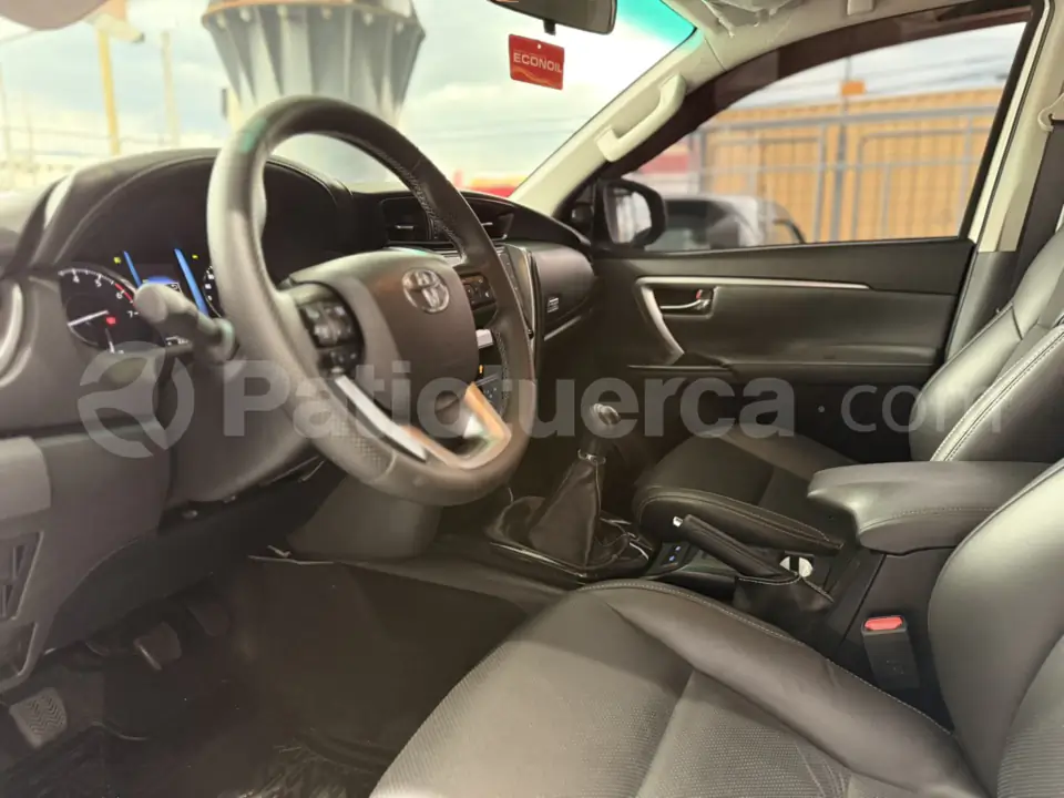 Foto 15 de Toyota Fortuner 2.7