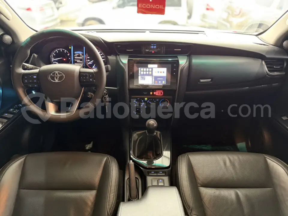 Foto 16 de Toyota Fortuner 2.7