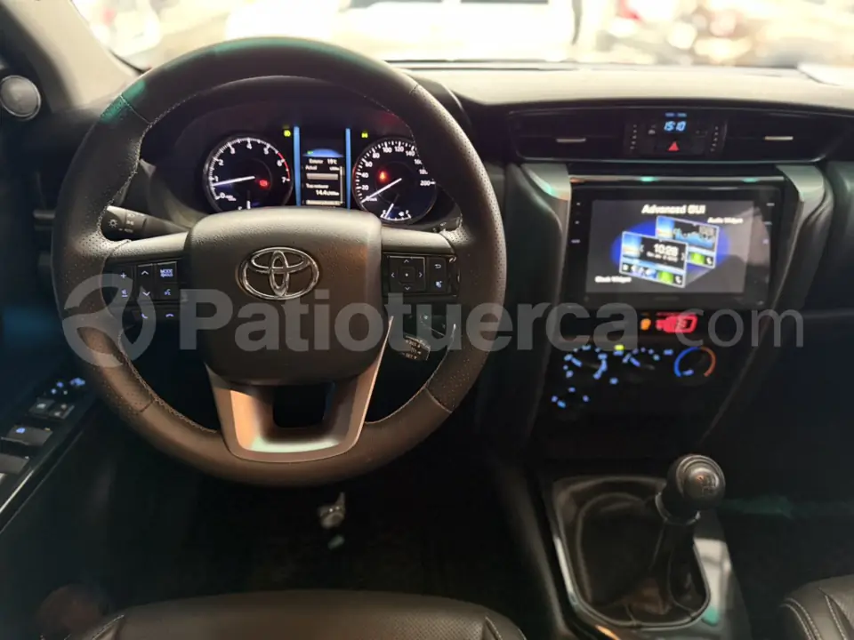 Foto 17 de Toyota Fortuner 2.7