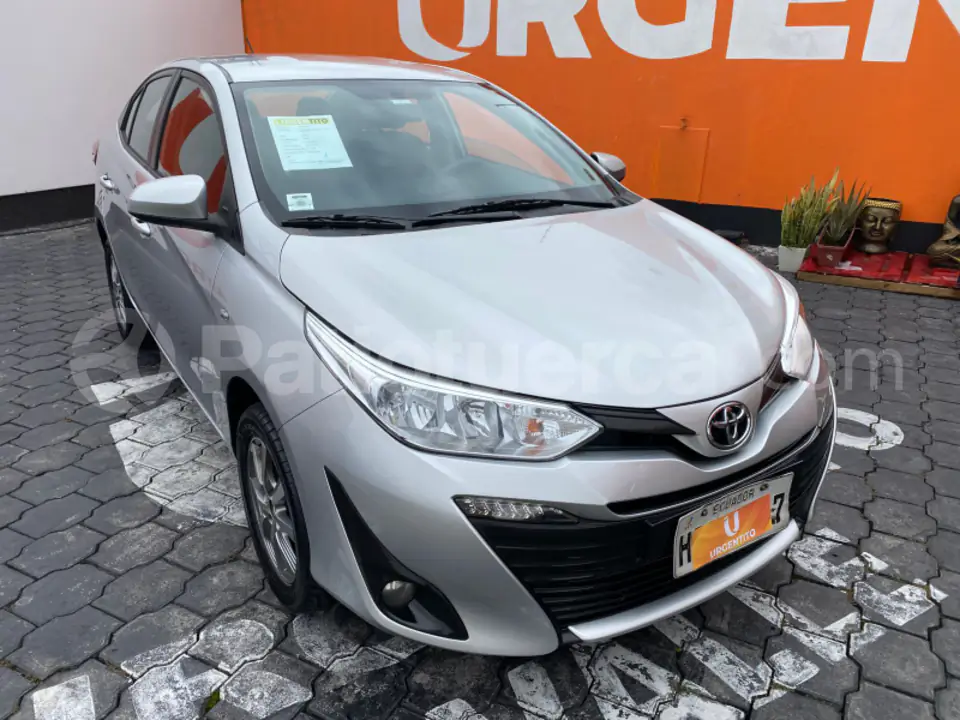 Foto 3 de Toyota Yaris S