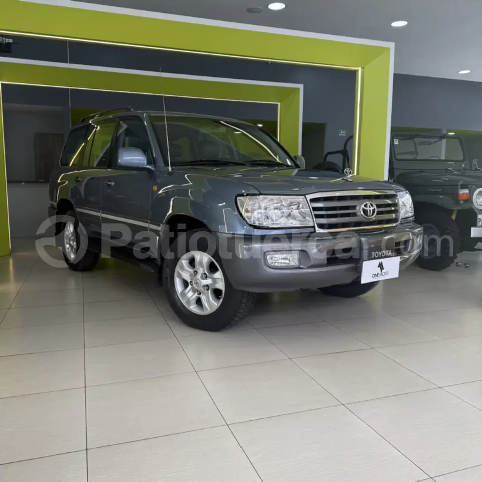 Foto 1 de Toyota Land Cruiser 100