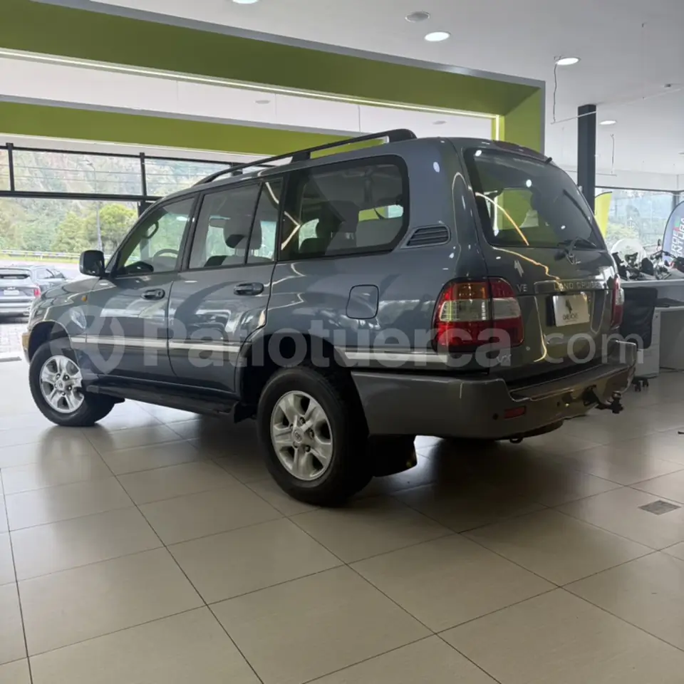 Foto 2 de Toyota Land Cruiser 100