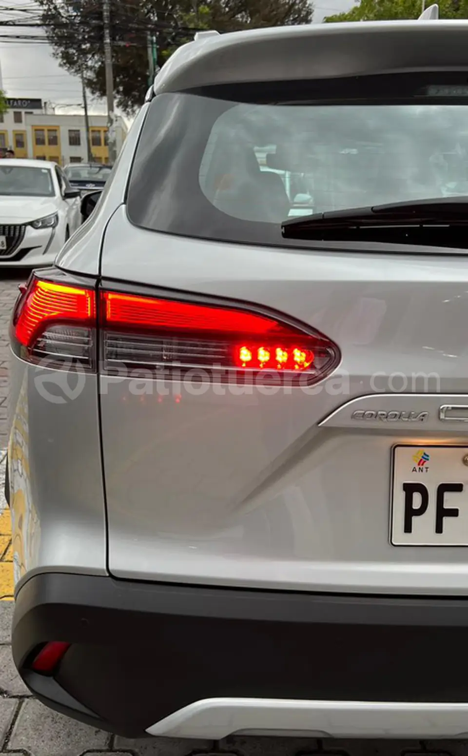 Foto 7 de Toyota Corolla HV Hybrid 1.8