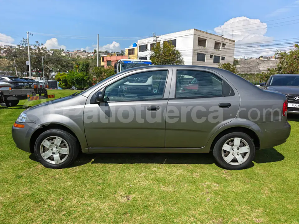 Foto 2 de Chevrolet Aveo Family