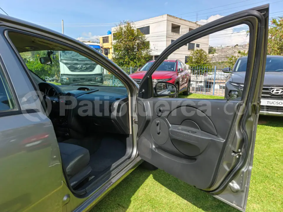 Foto 11 de Chevrolet Aveo Family