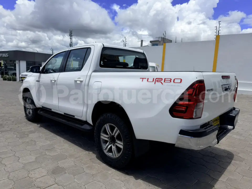 Foto 6 de Toyota Hilux CD 4x4 Diesel