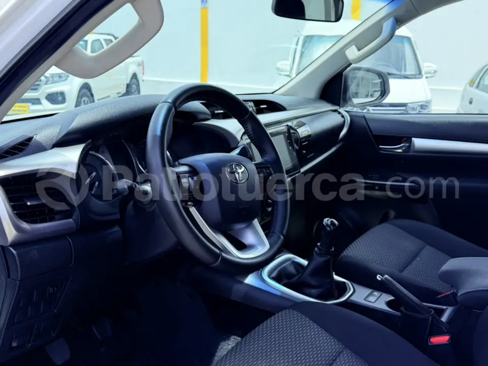 Foto 11 de Toyota Hilux CD 4x4 Diesel