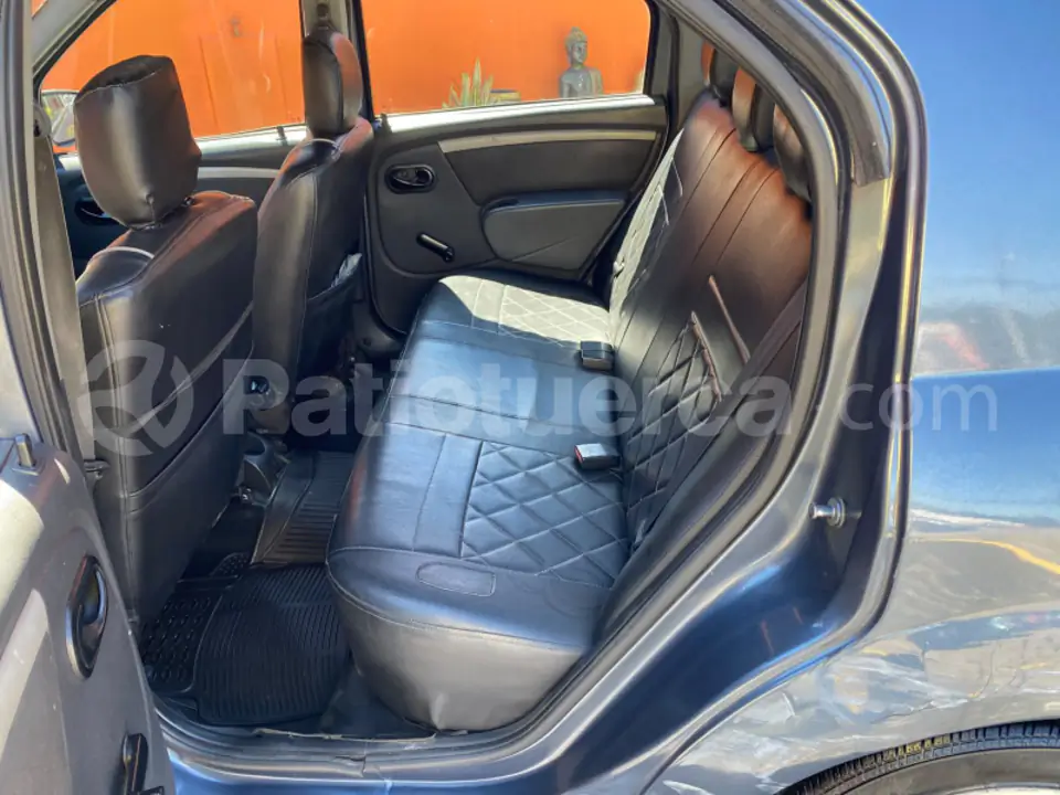 Foto 5 de Renault Logan