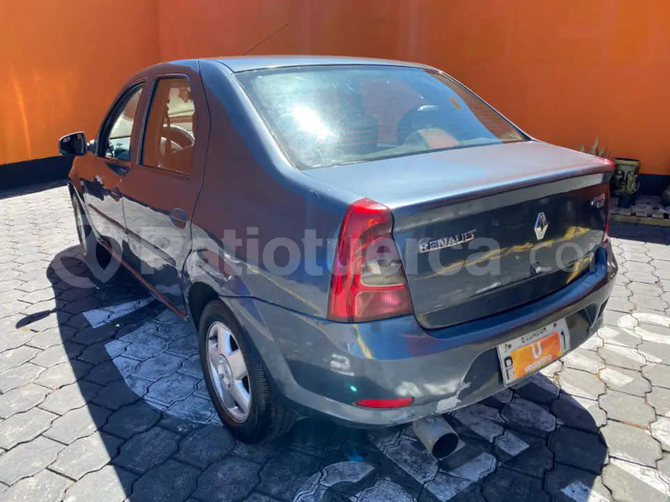 Foto 8 de Renault Logan
