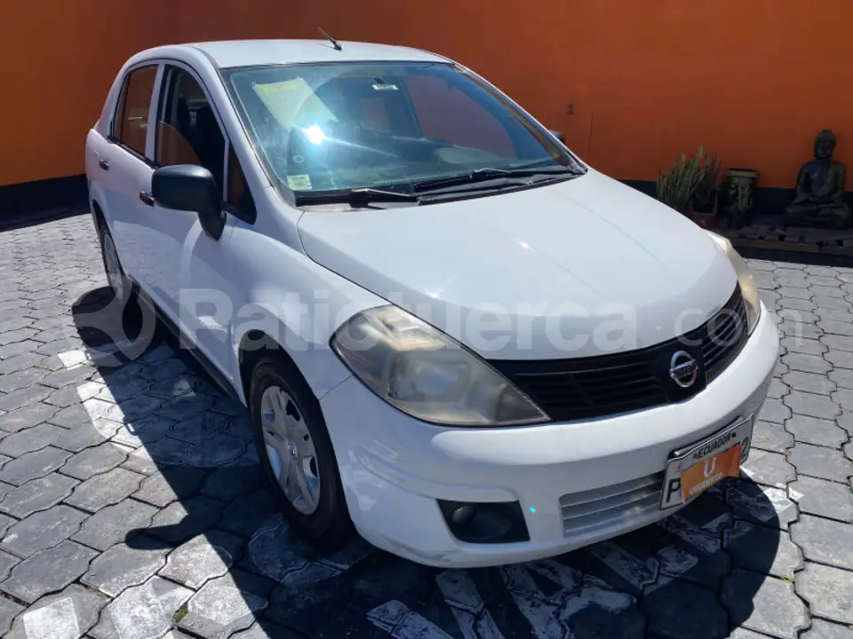 Foto 2 de Nissan TIIDA ENTRY