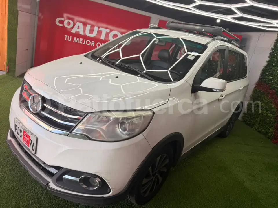 Foto 2 de Shineray MPV 750