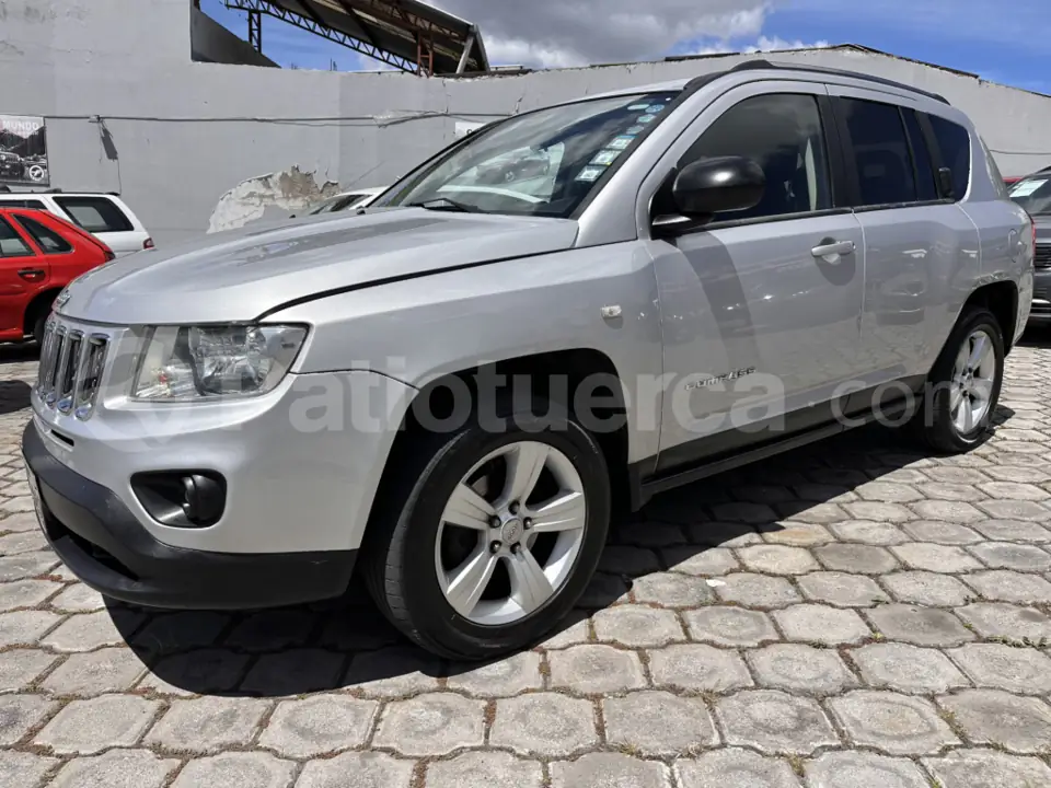 Foto 2 de Jeep Compass Sport