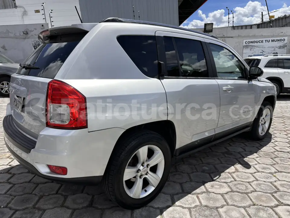 Foto 4 de Jeep Compass Sport