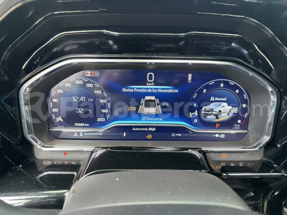 Foto 24 de Chevrolet Silverado Trailboss Z71 AC