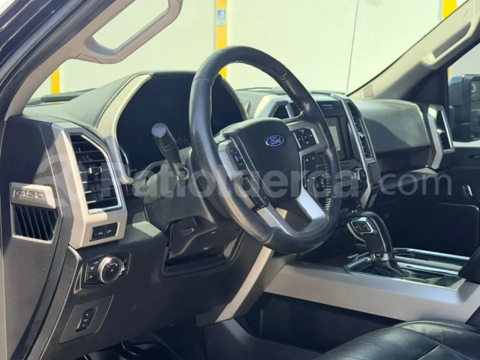 Foto 9 de Ford F150 LARIAT SC ECOBOOST AC 3.5 CD