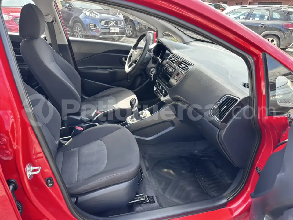 Foto 10 de Kia Rio R LX