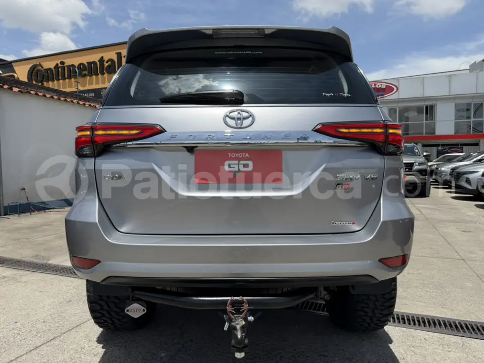 Foto 14 de Toyota Fortuner 4.0