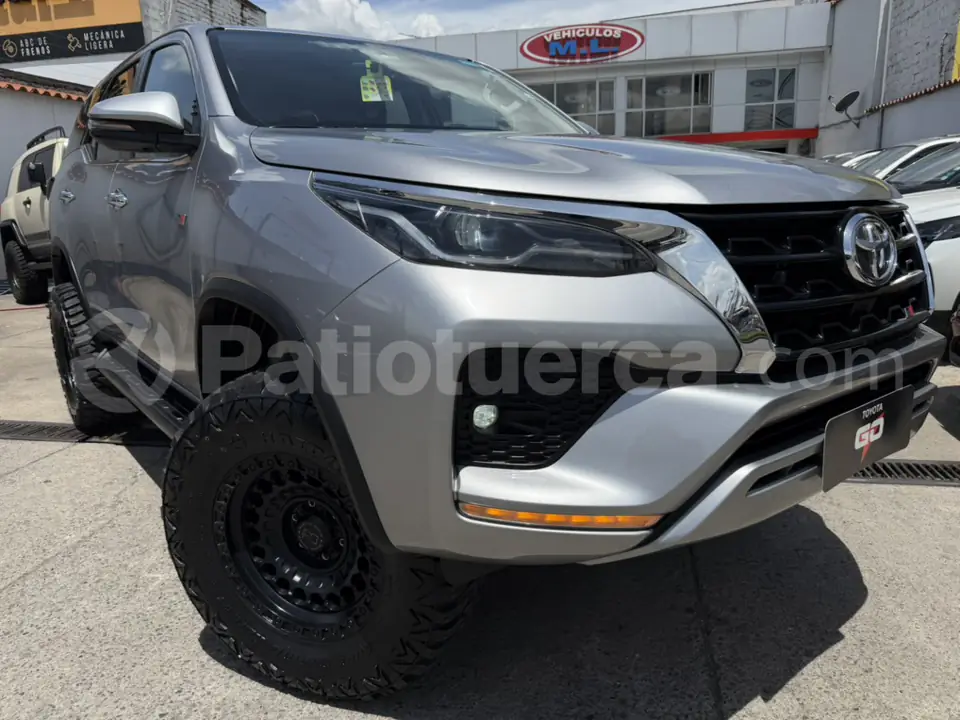 Foto 15 de Toyota Fortuner 4.0