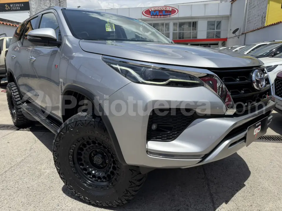 Foto 17 de Toyota Fortuner 4.0