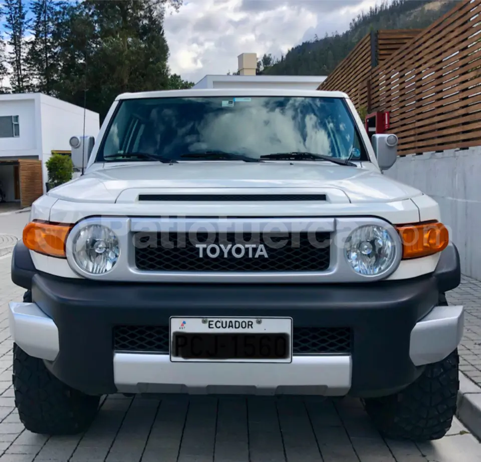 Foto 1 de Toyota FJ Cruiser