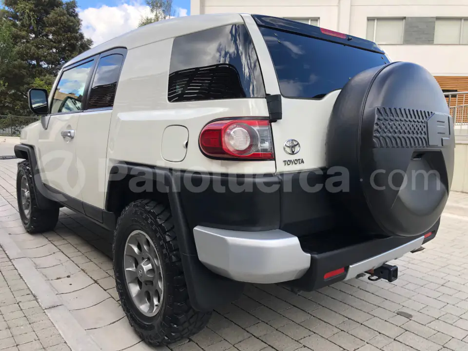 Foto 7 de Toyota FJ Cruiser