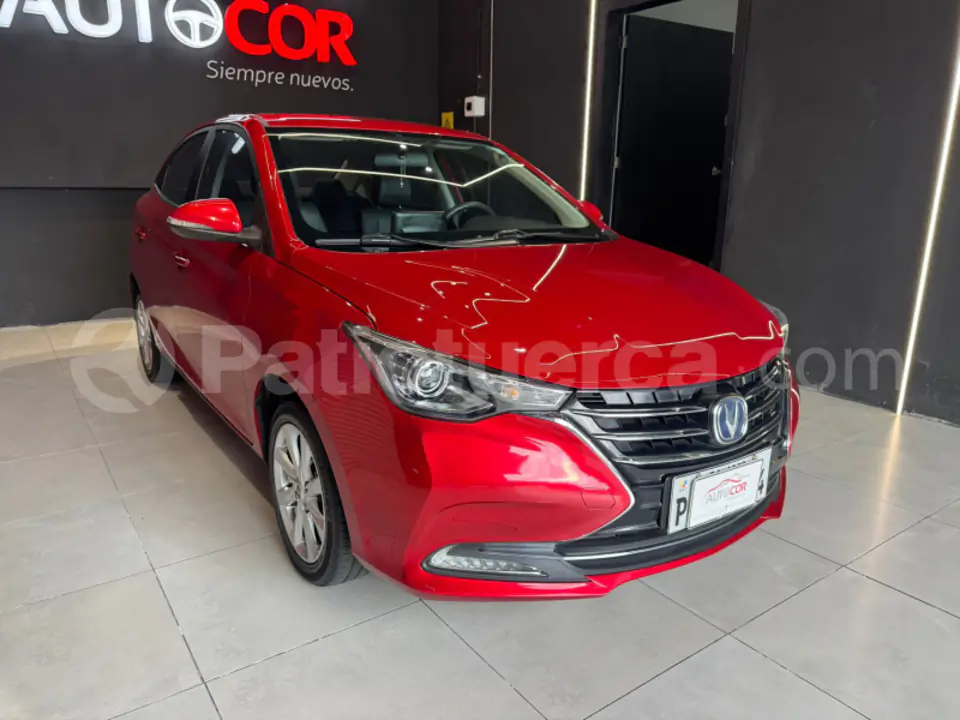 Foto 2 de Changan Alsvin V3