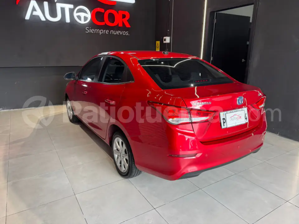 Foto 6 de Changan Alsvin V3