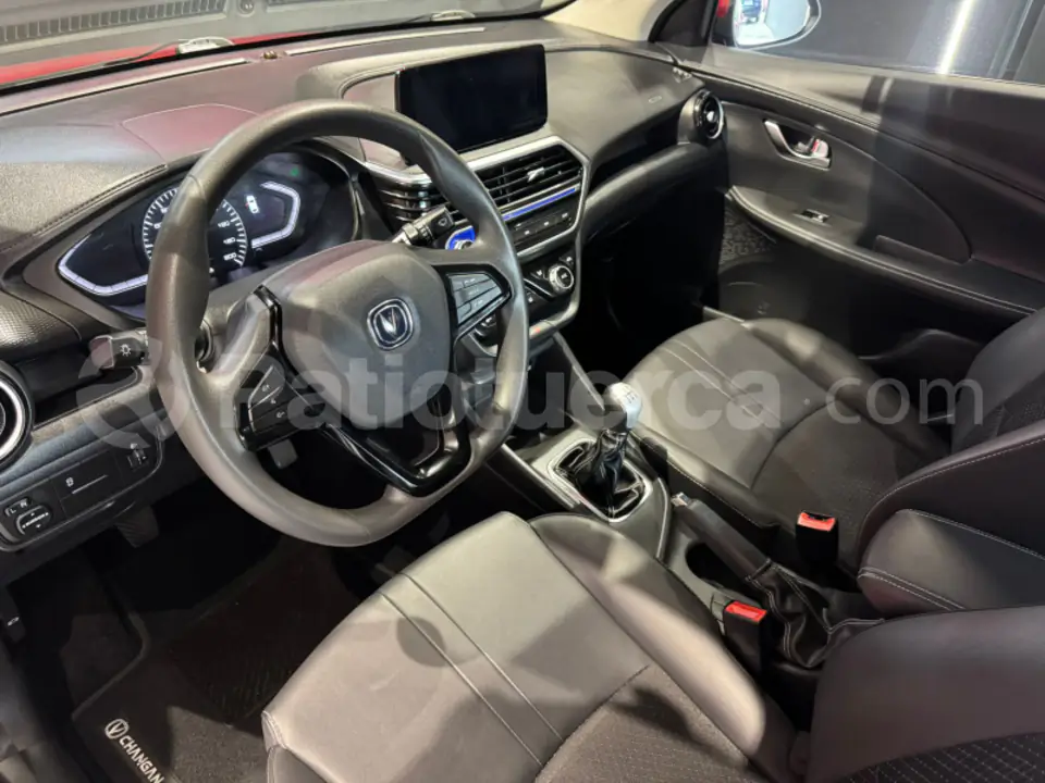 Foto 9 de Changan Alsvin V3