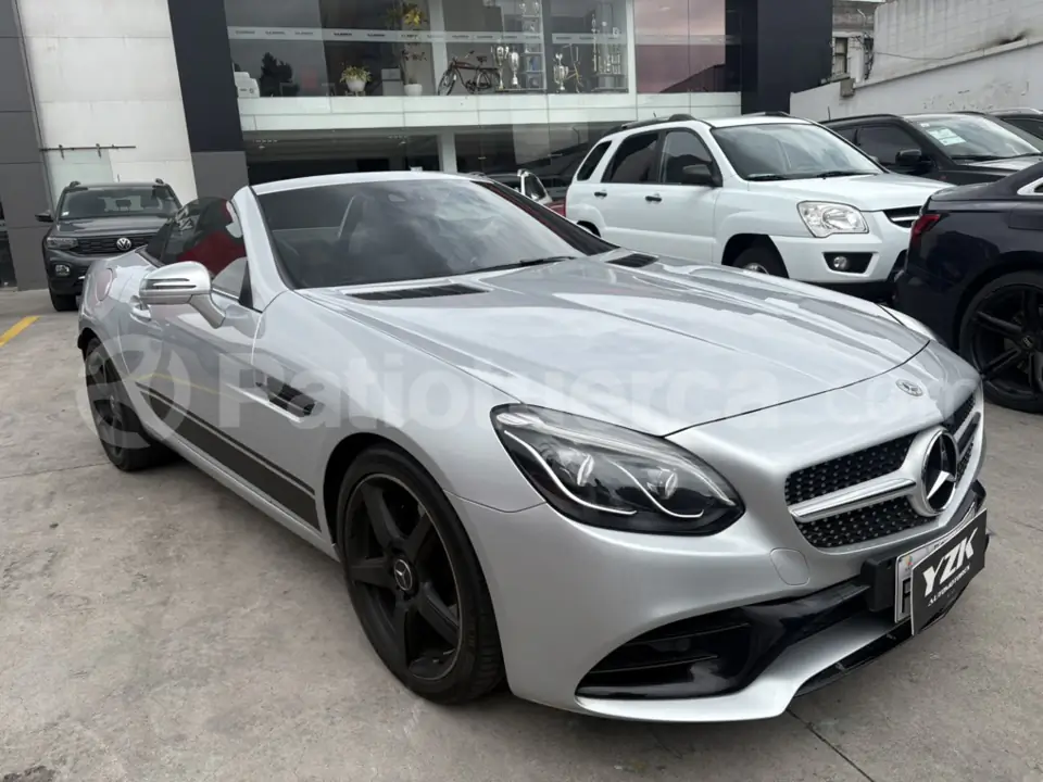 Foto 2 de Mercedes Benz SLC 200 AMG LINE
