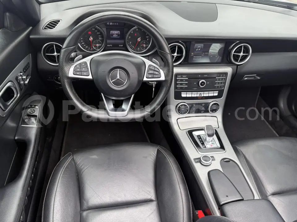 Foto 3 de Mercedes Benz SLC 200 AMG LINE