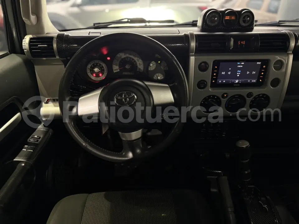 Foto 10 de Toyota FJ Cruiser