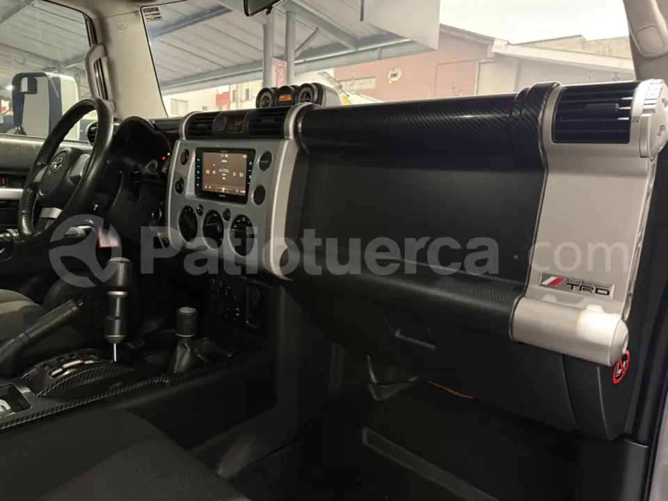 Foto 17 de Toyota FJ Cruiser