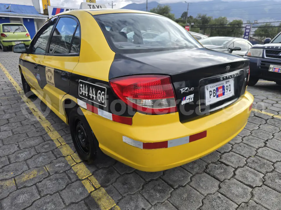 Foto 4 de Kia Rio Stylus