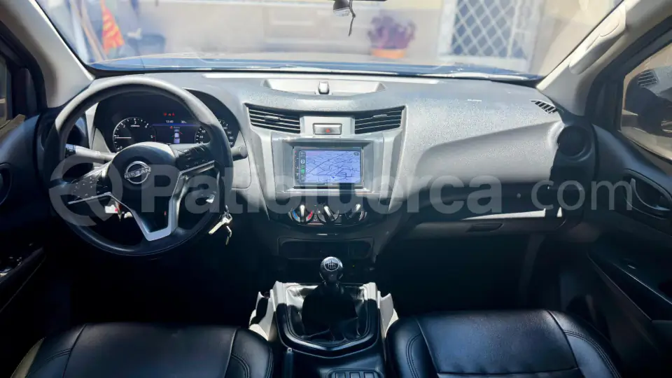 Foto 7 de Nissan Frontier SE