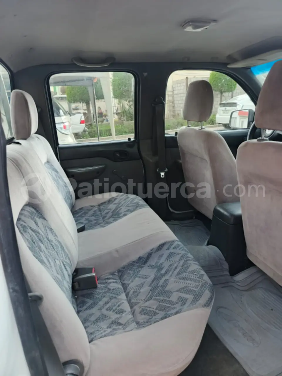 Foto 6 de Mazda B2600 CD