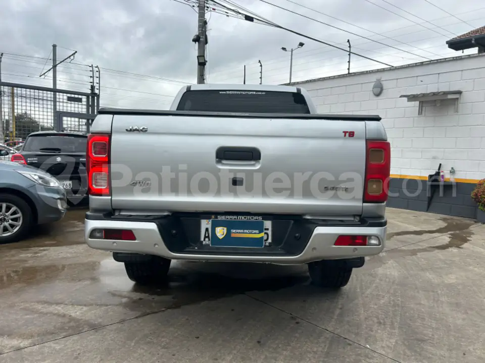 Foto 4 de JAC T8 LUXURY