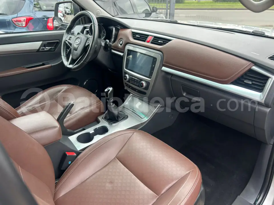 Foto 5 de JAC T8 LUXURY