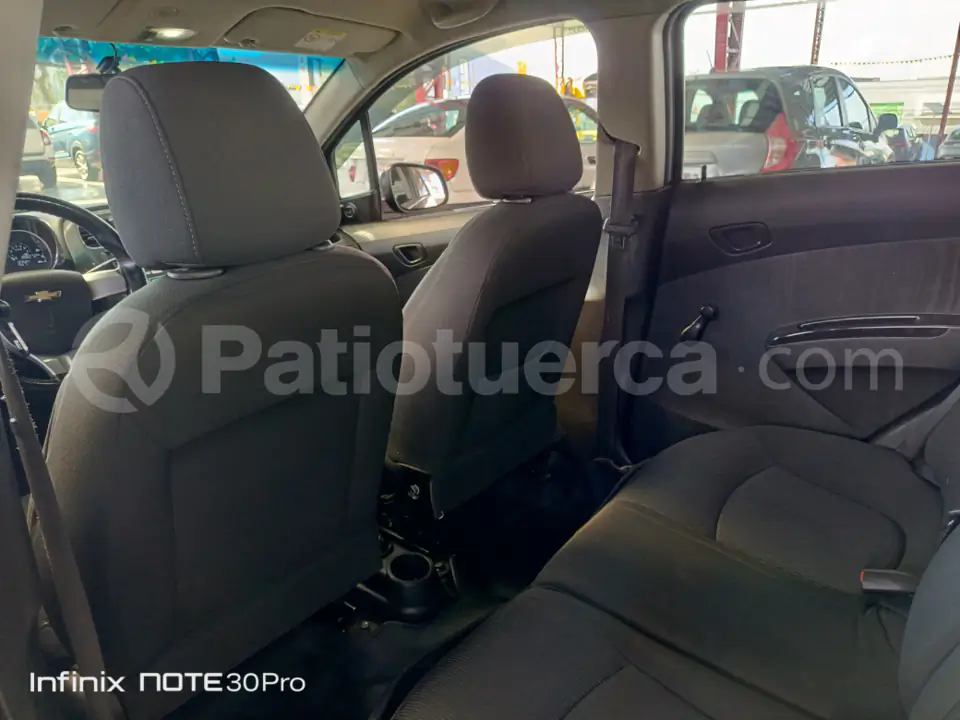 Foto 7 de Chevrolet Spark GT