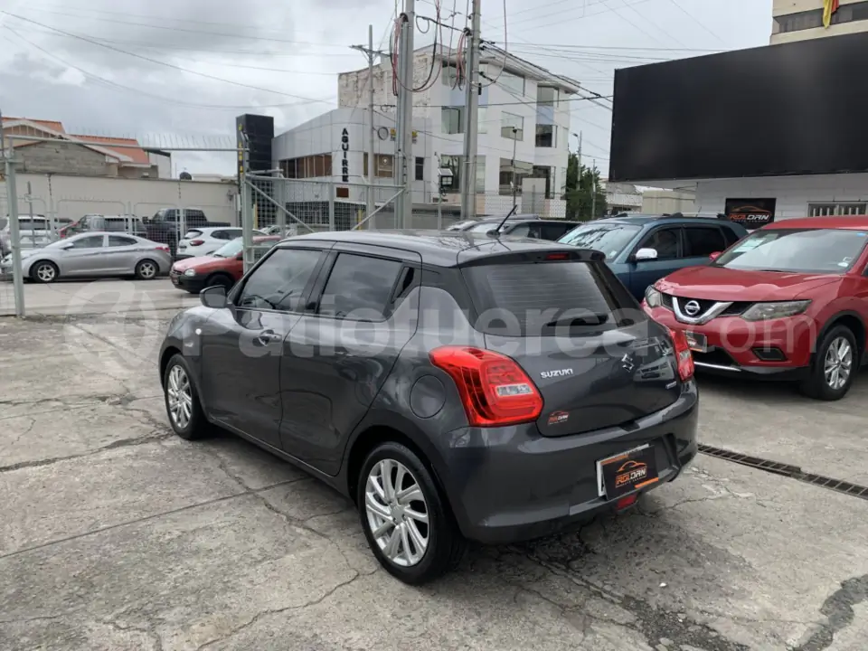 Foto 5 de Suzuki Swift GLX