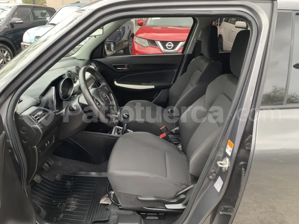 Foto 8 de Suzuki Swift GLX
