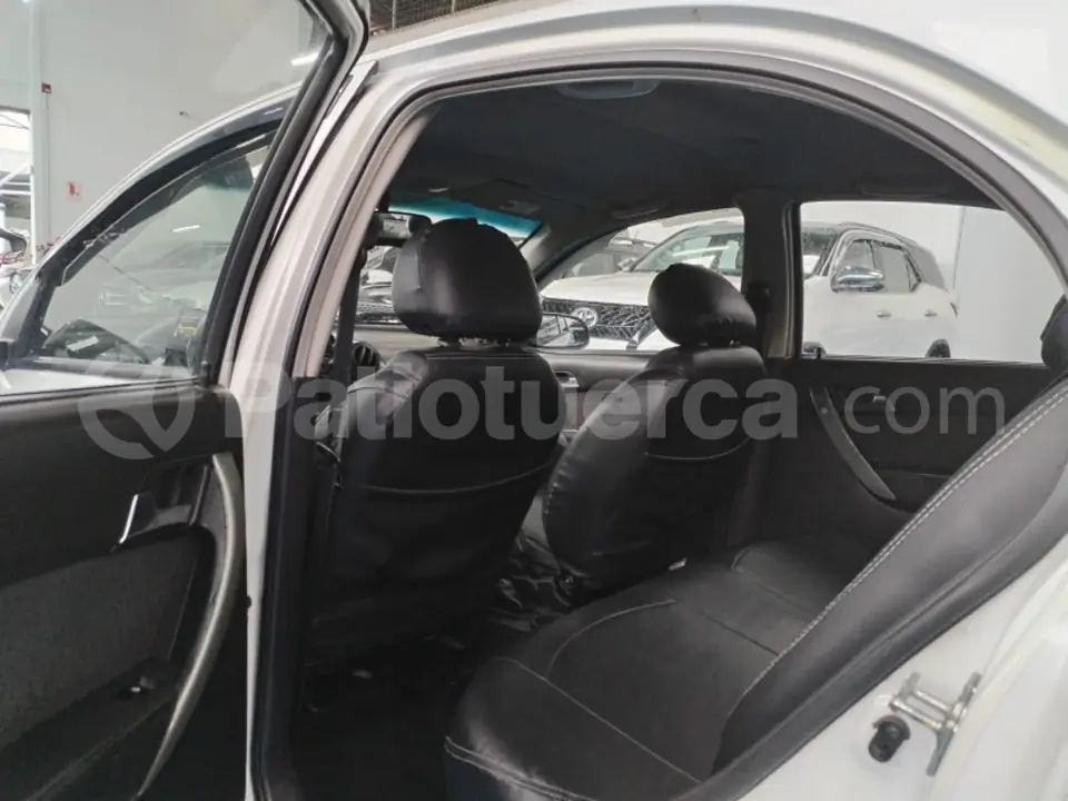 Foto 9 de Chevrolet Aveo Emotion GLS