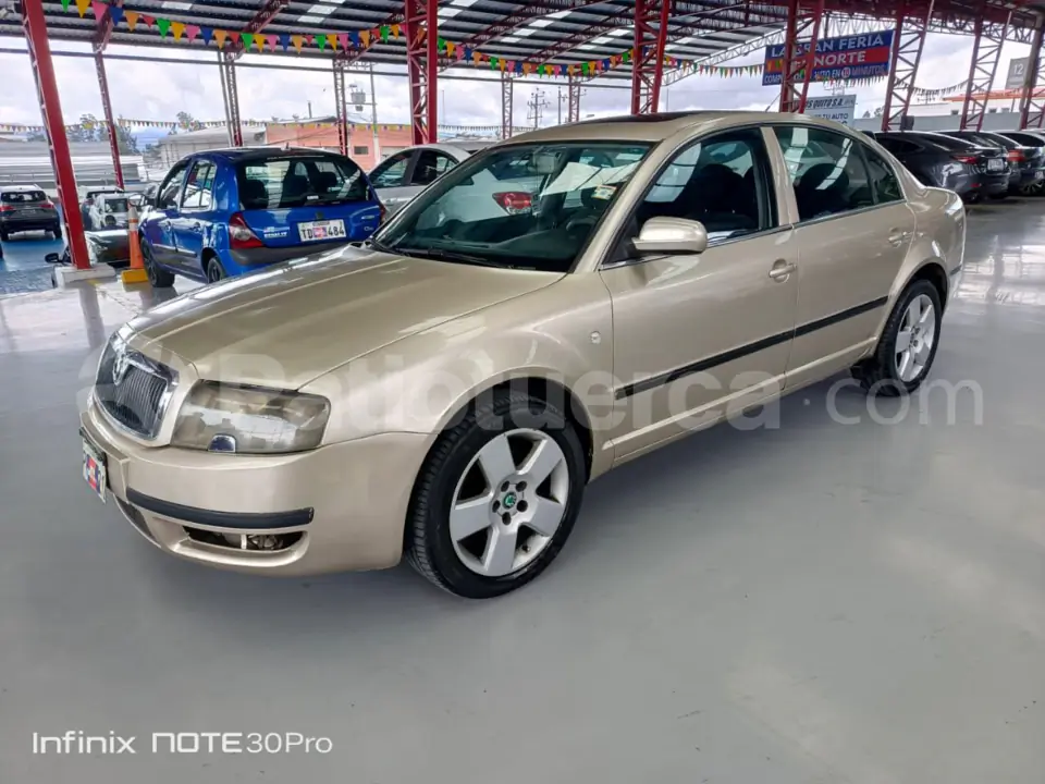 Foto 1 de Skoda SuperB