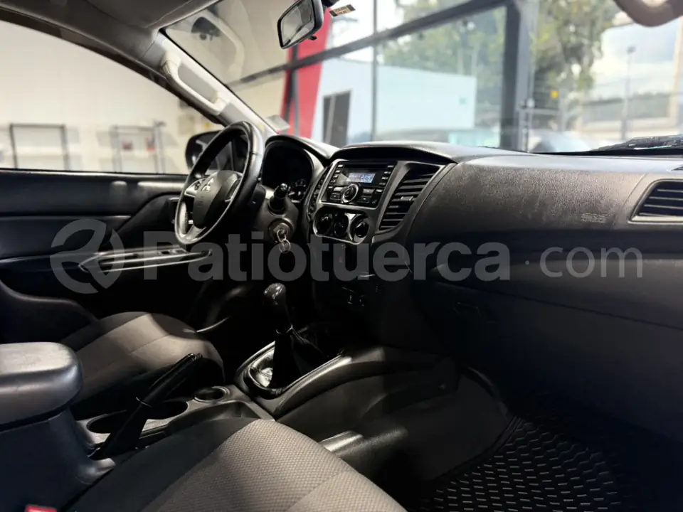 Foto 11 de Mitsubishi L200 HIRIDER