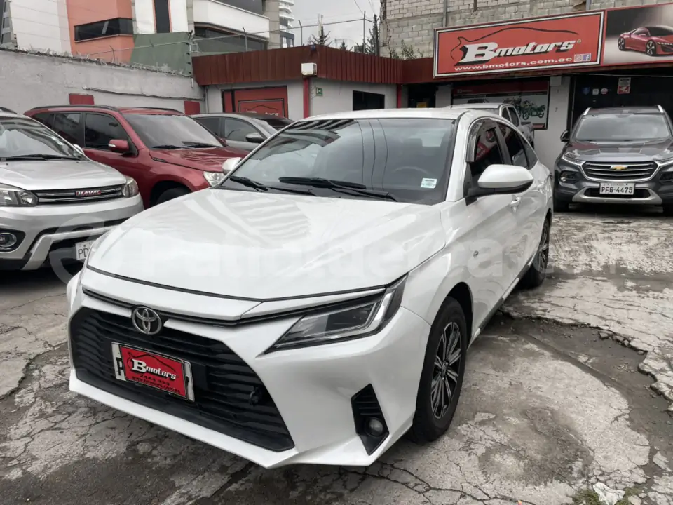 Foto 1 de Toyota New Yaris