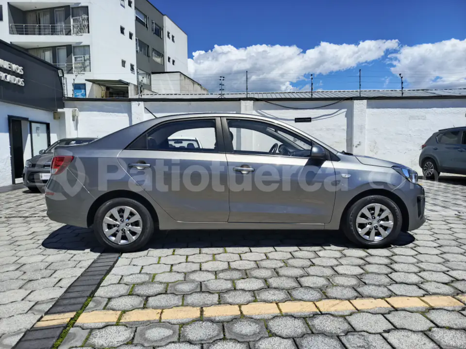 Foto 4 de Kia Soluto LX