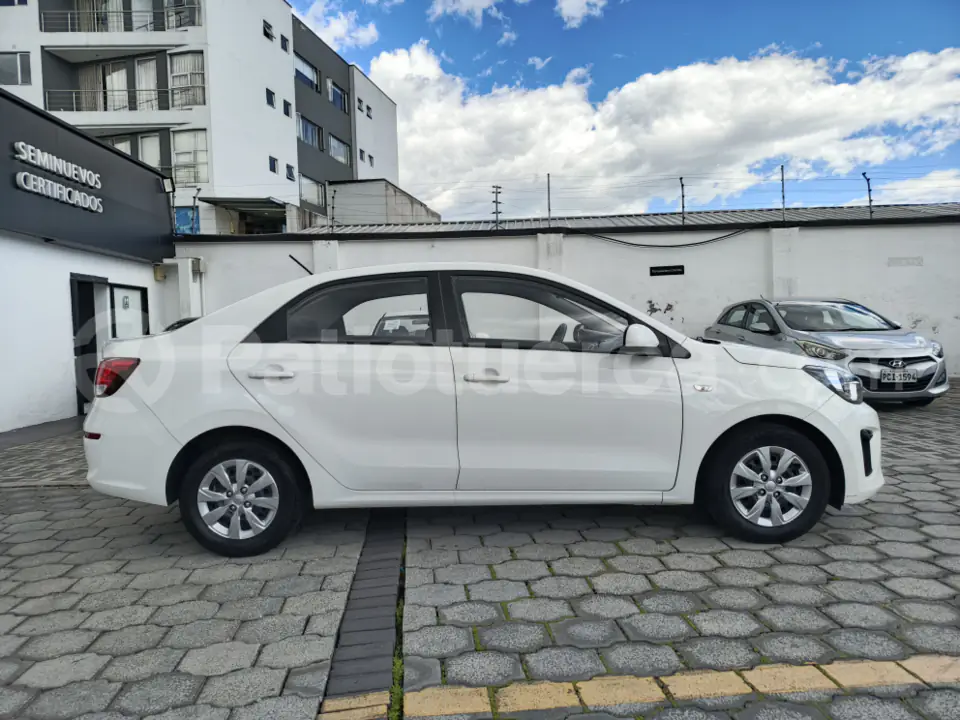 Foto 4 de Kia Soluto LX